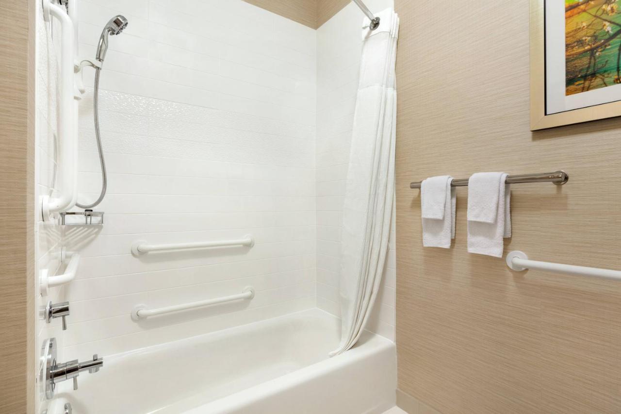 Fairfield Inn Roseville Bagian luar foto