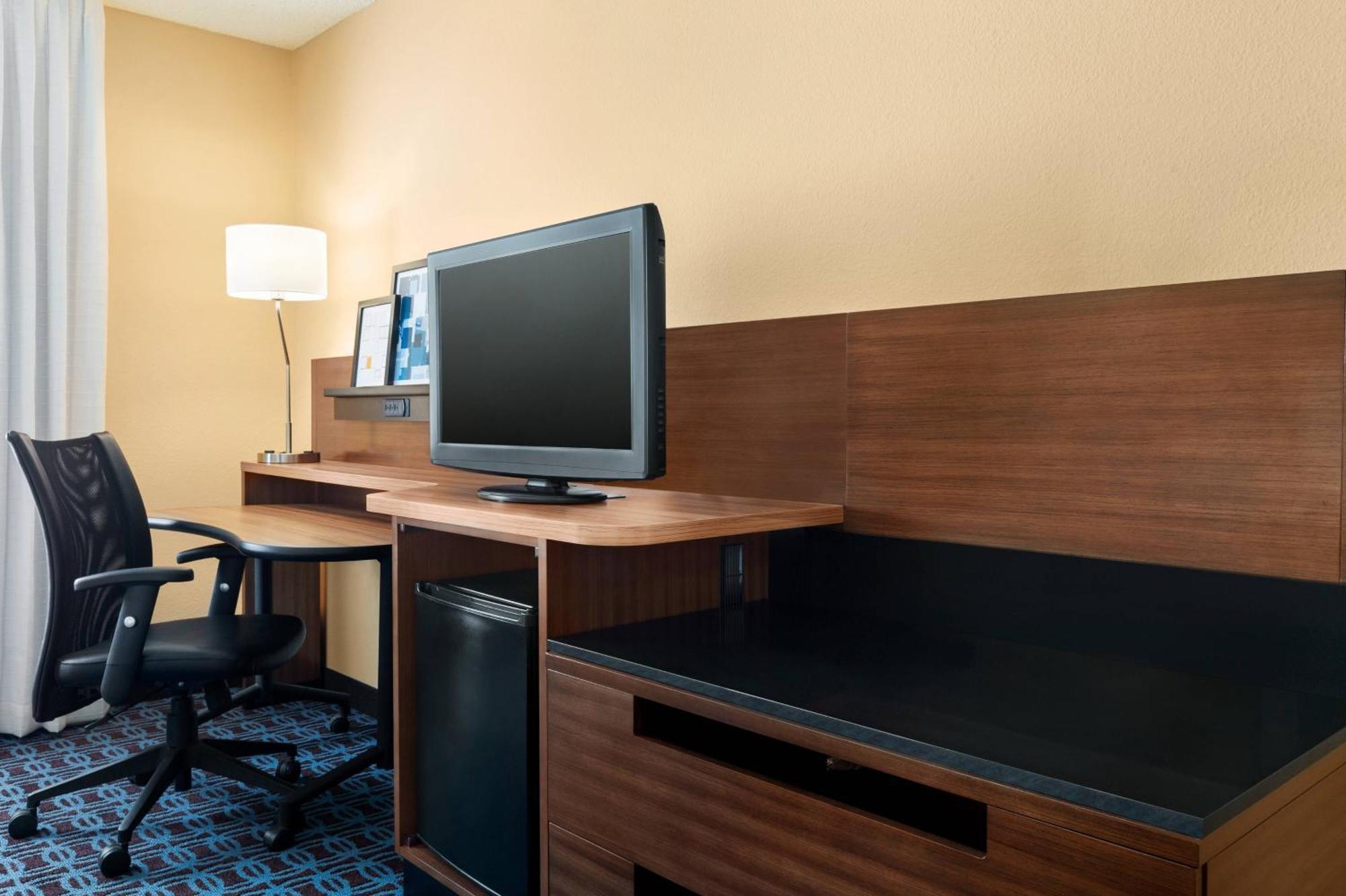 Fairfield Inn Roseville Bagian luar foto